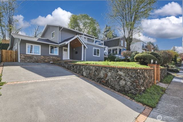 9812 59th Avenue S, Seattle, WA 98118