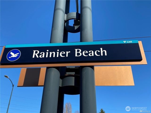 9812 59th Avenue S, Seattle, WA 98118