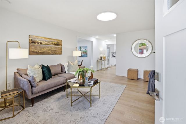 9812 59th Avenue S, Seattle, WA 98118