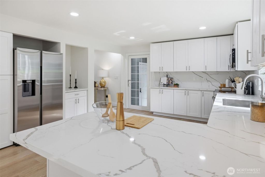 9812 59th Avenue S, Seattle, WA 98118