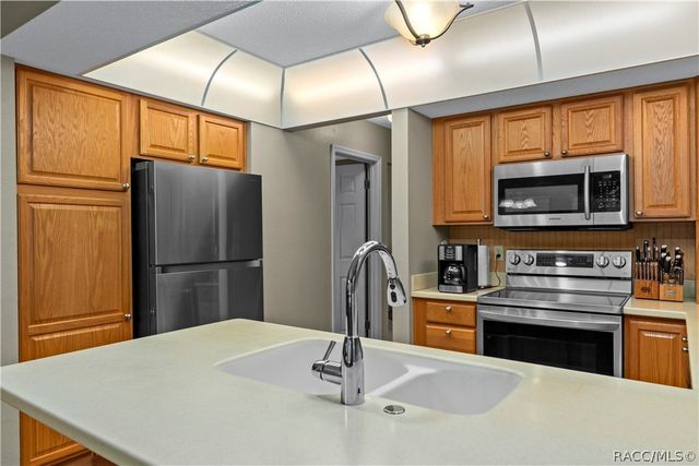 10 Sycamore Court S, Homosassa, FL 34446