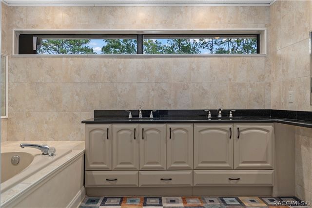 10 Sycamore Court S, Homosassa, FL 34446