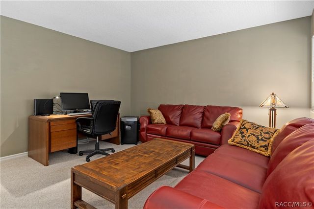 10 Sycamore Court S, Homosassa, FL 34446