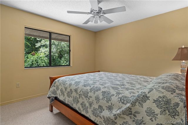 10 Sycamore Court S, Homosassa, FL 34446