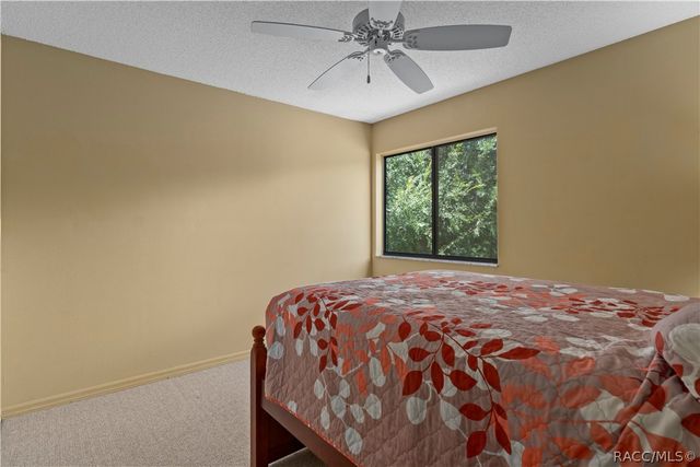 10 Sycamore Court S, Homosassa, FL 34446