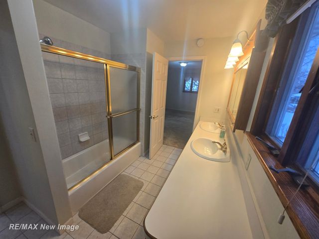 1605 Briarson Drive, Saginaw, MI 48638