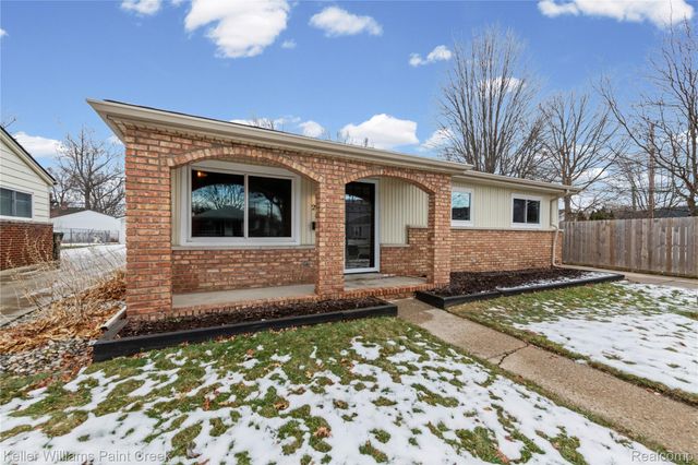 27728 Roy Street, St. Clair Shores, MI 48081