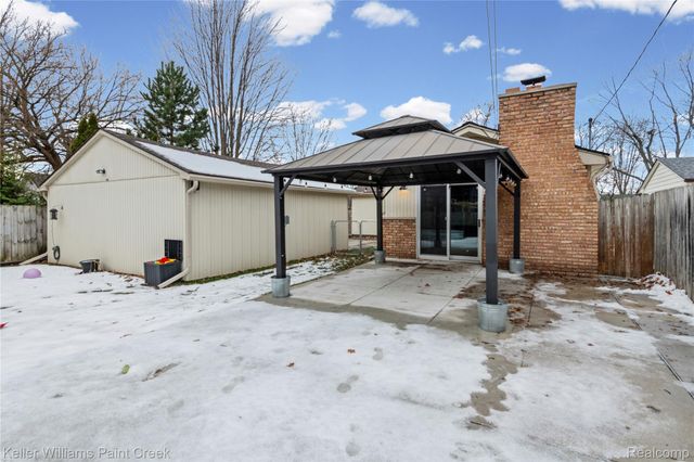 27728 Roy Street, St. Clair Shores, MI 48081