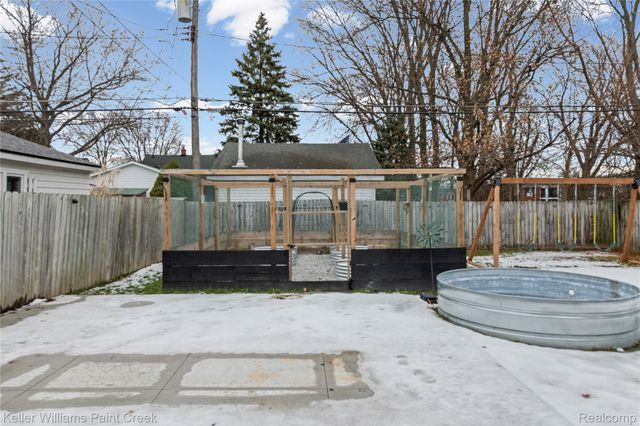 27728 Roy Street, St. Clair Shores, MI 48081