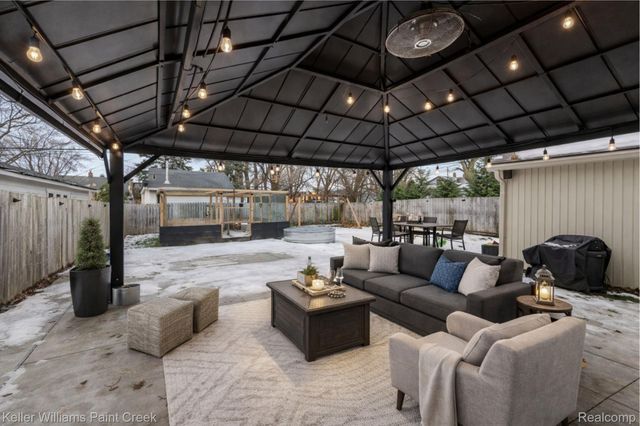 27728 Roy Street, St. Clair Shores, MI 48081