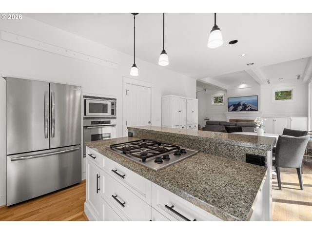 3426 Sw ARNOLD St, Portland, OR 97219