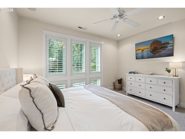 3426 Sw ARNOLD St, Portland, OR 97219