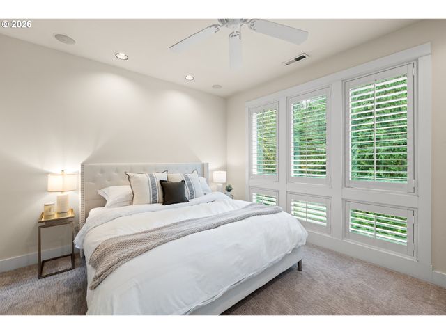 3426 Sw ARNOLD St, Portland, OR 97219