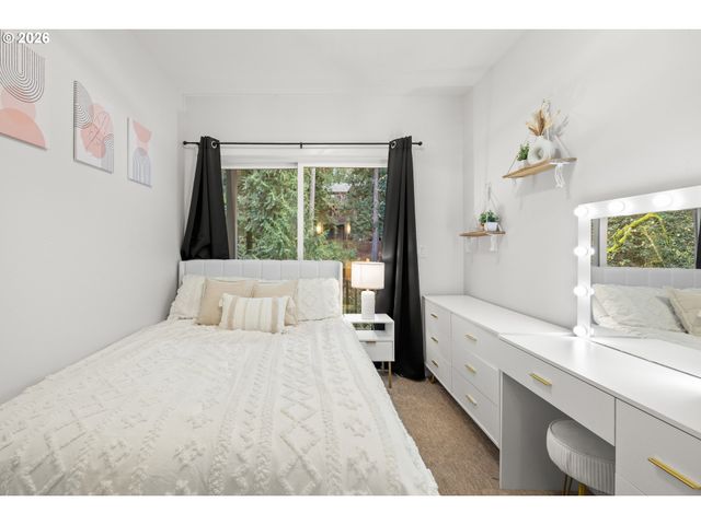 3426 Sw ARNOLD St, Portland, OR 97219