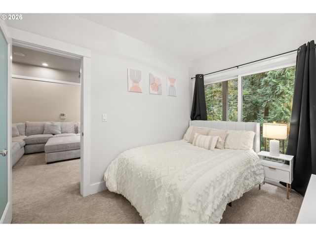 3426 Sw ARNOLD St, Portland, OR 97219