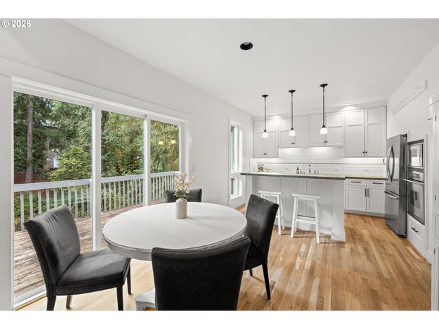 3426 Sw ARNOLD St, Portland, OR 97219