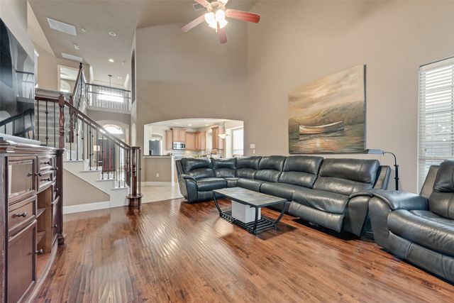 7071 Surfside Lane, Grand Prairie, TX 75054