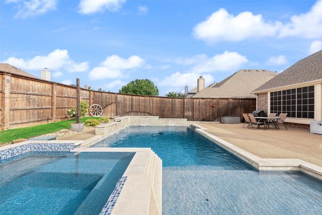 7071 Surfside Lane, Grand Prairie, TX 75054