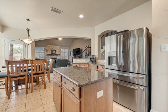 7071 Surfside Lane, Grand Prairie, TX 75054