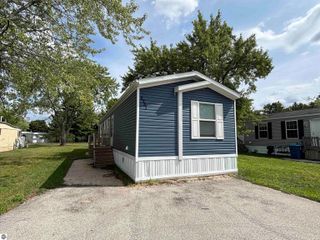 2751 Ray Boulevard, Traverse City, MI 49686
