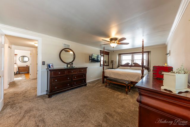 533 N Beck Road, Lindenhurst, IL 60046