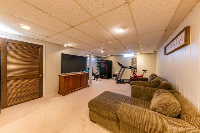 533 N Beck Road, Lindenhurst, IL 60046