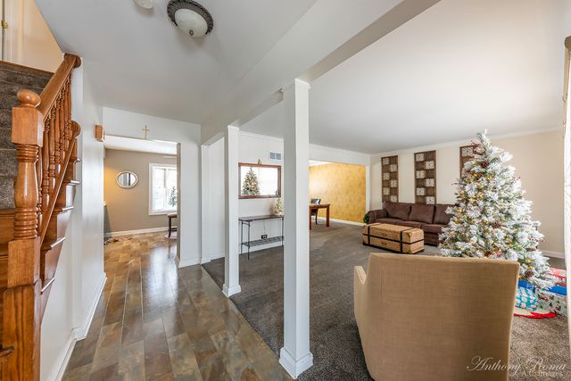 533 N Beck Road, Lindenhurst, IL 60046