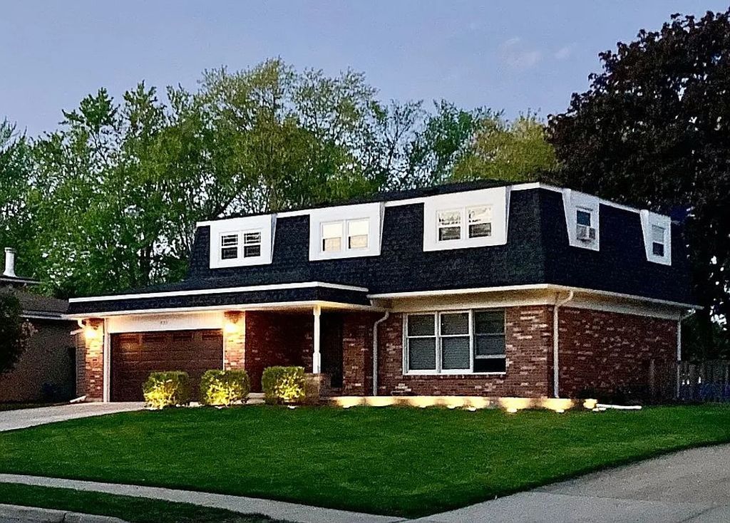 533 N Beck Road, Lindenhurst, IL 60046