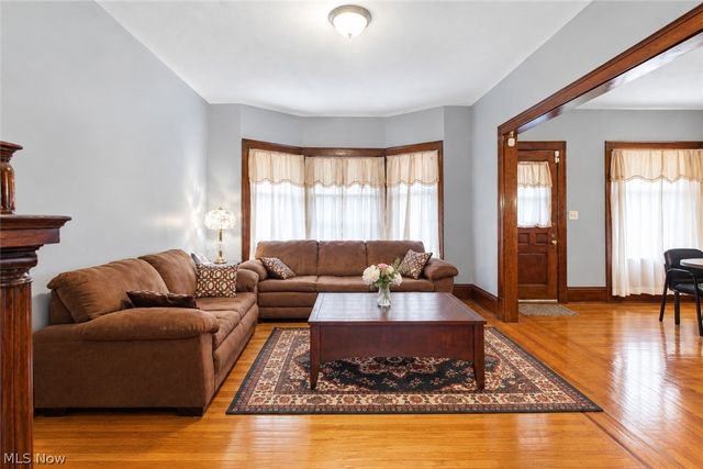 10322 Colonial Avenue, Cleveland, OH 44108