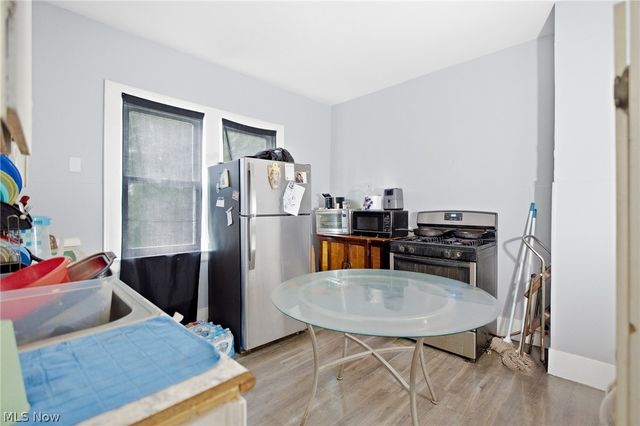 10322 Colonial Avenue, Cleveland, OH 44108