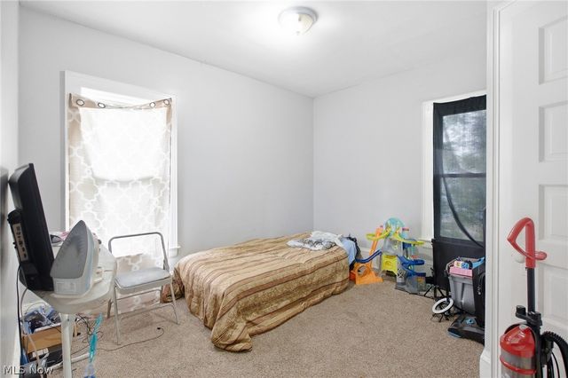 10322 Colonial Avenue, Cleveland, OH 44108