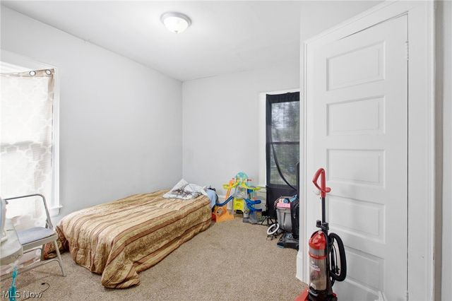 10322 Colonial Avenue, Cleveland, OH 44108