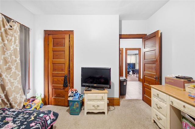 10322 Colonial Avenue, Cleveland, OH 44108