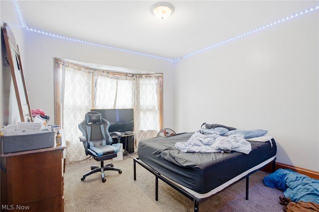 10322 Colonial Avenue, Cleveland, OH 44108