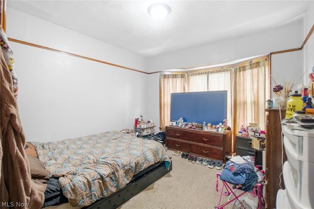 10322 Colonial Avenue, Cleveland, OH 44108