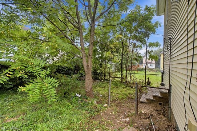 10322 Colonial Avenue, Cleveland, OH 44108