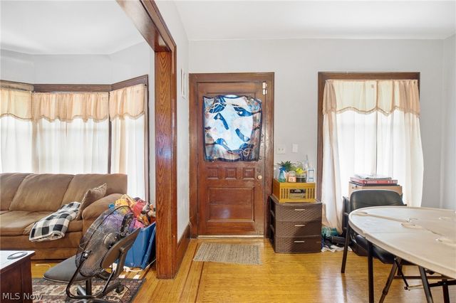 10322 Colonial Avenue, Cleveland, OH 44108