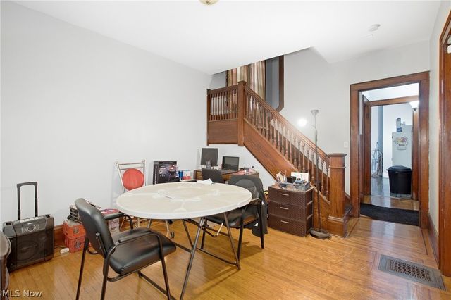 10322 Colonial Avenue, Cleveland, OH 44108