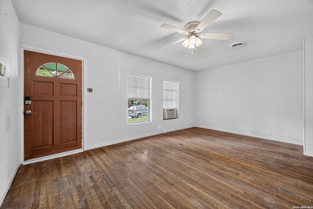 239 Nock, San Antonio, TX 78221