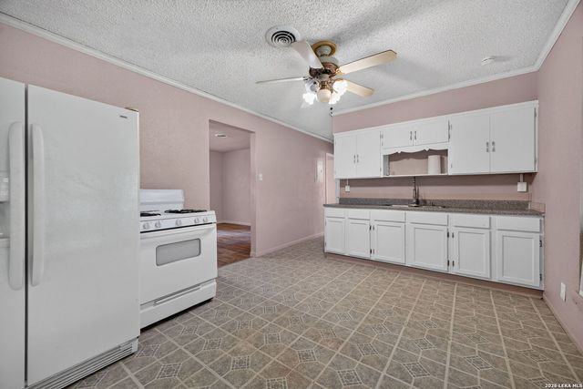 239 Nock, San Antonio, TX 78221