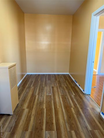 822 E 215th Street, Bronx, NY 10467