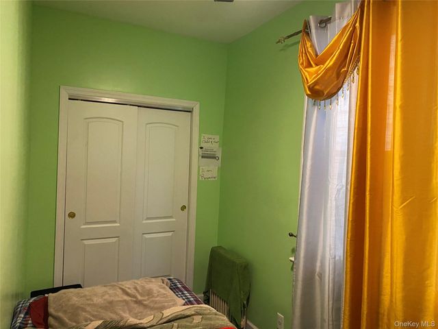 822 E 215th Street, Bronx, NY 10467