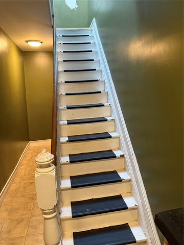 822 E 215th Street, Bronx, NY 10467