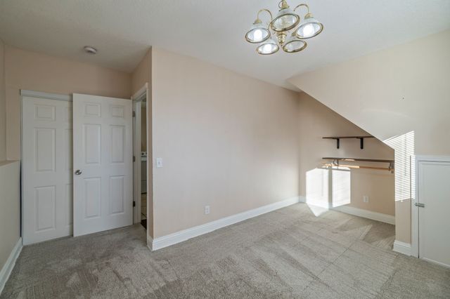 600 SE 28th Street, Des Moines, IA 50317