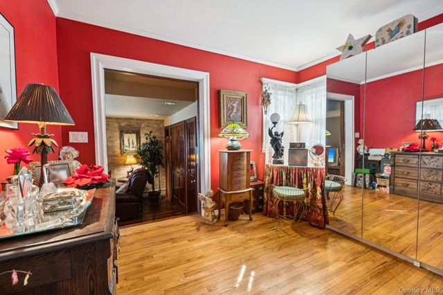 2002 Murray Place, Merrick, NY 11566