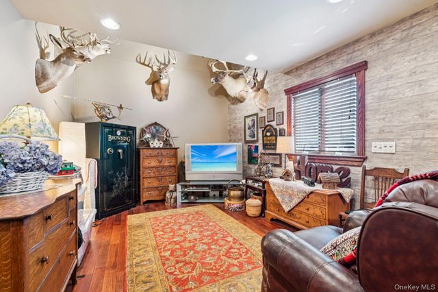 2002 Murray Place, Merrick, NY 11566