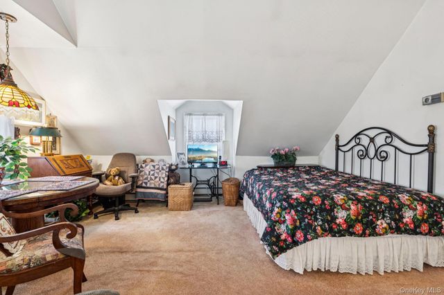 2002 Murray Place, Merrick, NY 11566