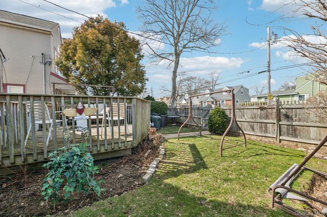 2002 Murray Place, Merrick, NY 11566