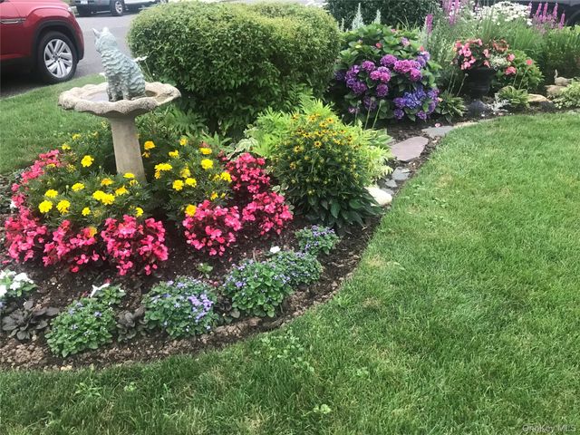 2002 Murray Place, Merrick, NY 11566