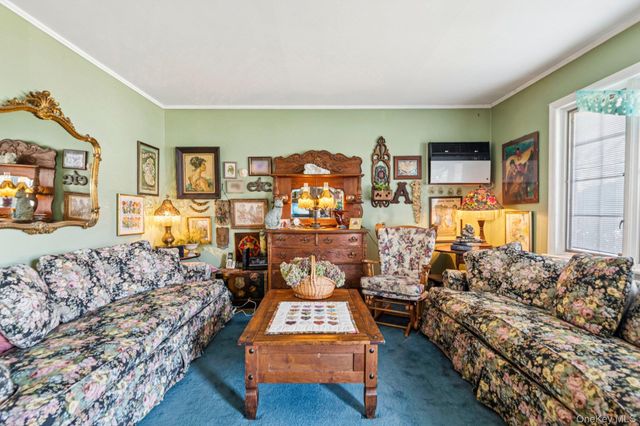 2002 Murray Place, Merrick, NY 11566